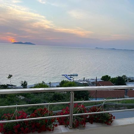 Lotus Apartments Vlorë Esterno foto