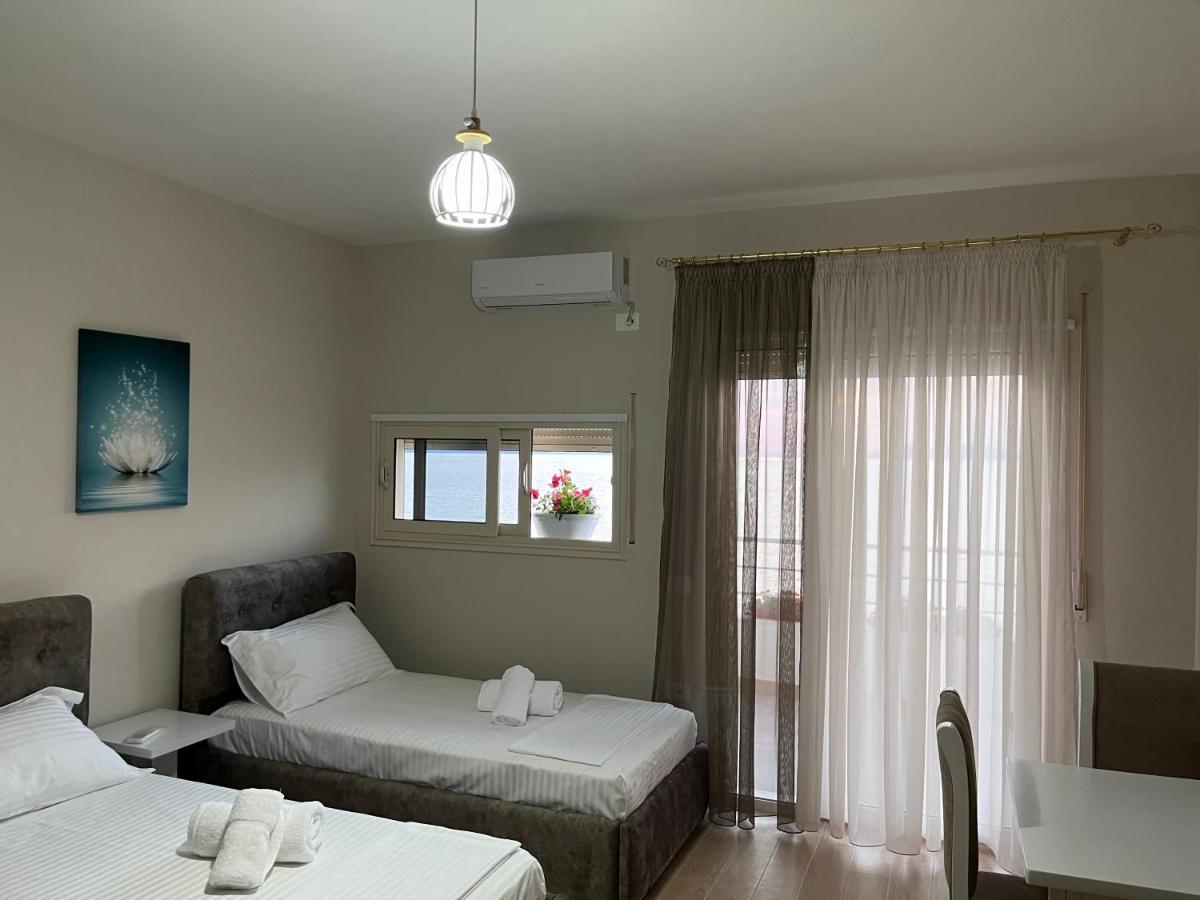 Lotus Apartments Vlorë Esterno foto