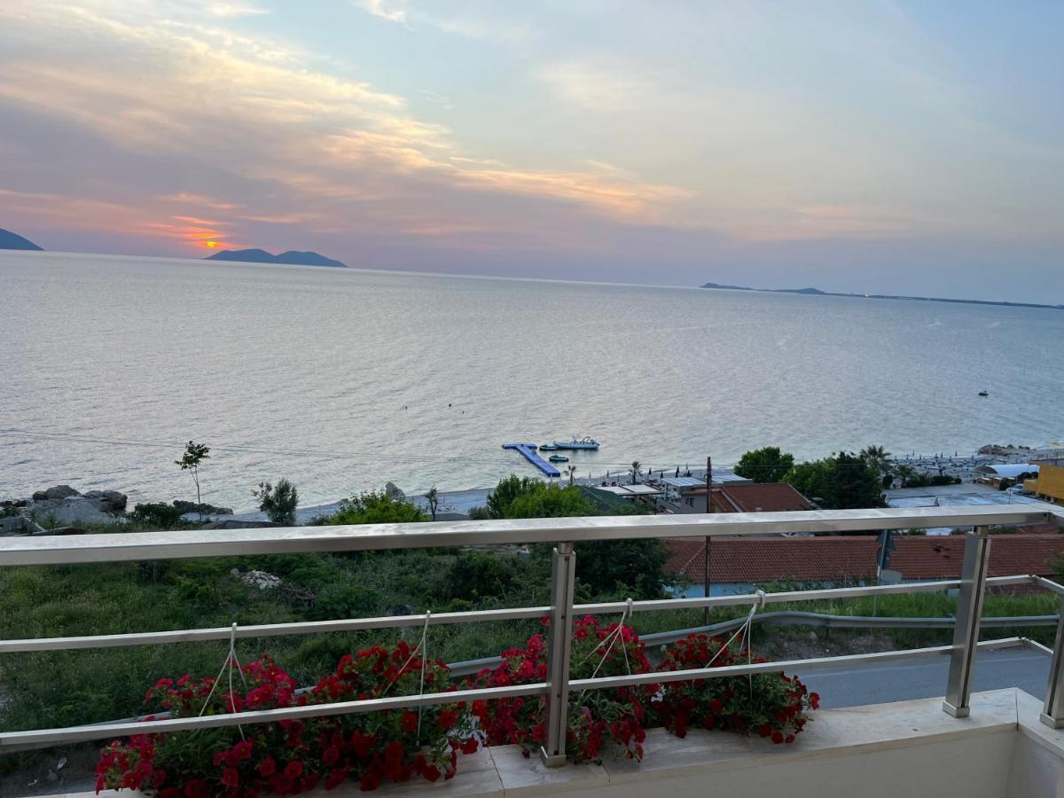 Lotus Apartments Vlorë Esterno foto