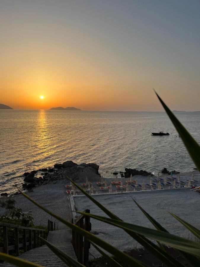 Lotus Apartments Vlorë Esterno foto