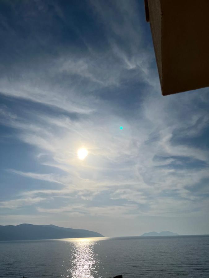 Lotus Apartments Vlorë Esterno foto