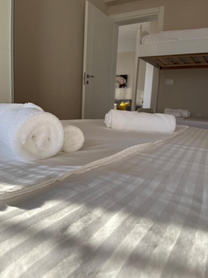 Lotus Apartments Vlorë Esterno foto