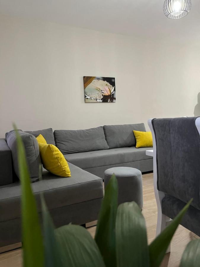 Lotus Apartments Vlorë Esterno foto