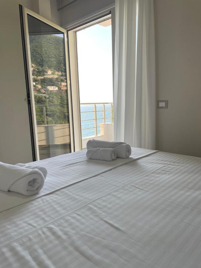 Lotus Apartments Vlorë Esterno foto
