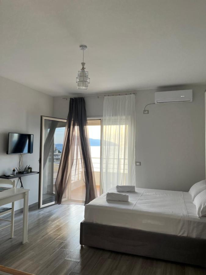 Lotus Apartments Vlorë Esterno foto