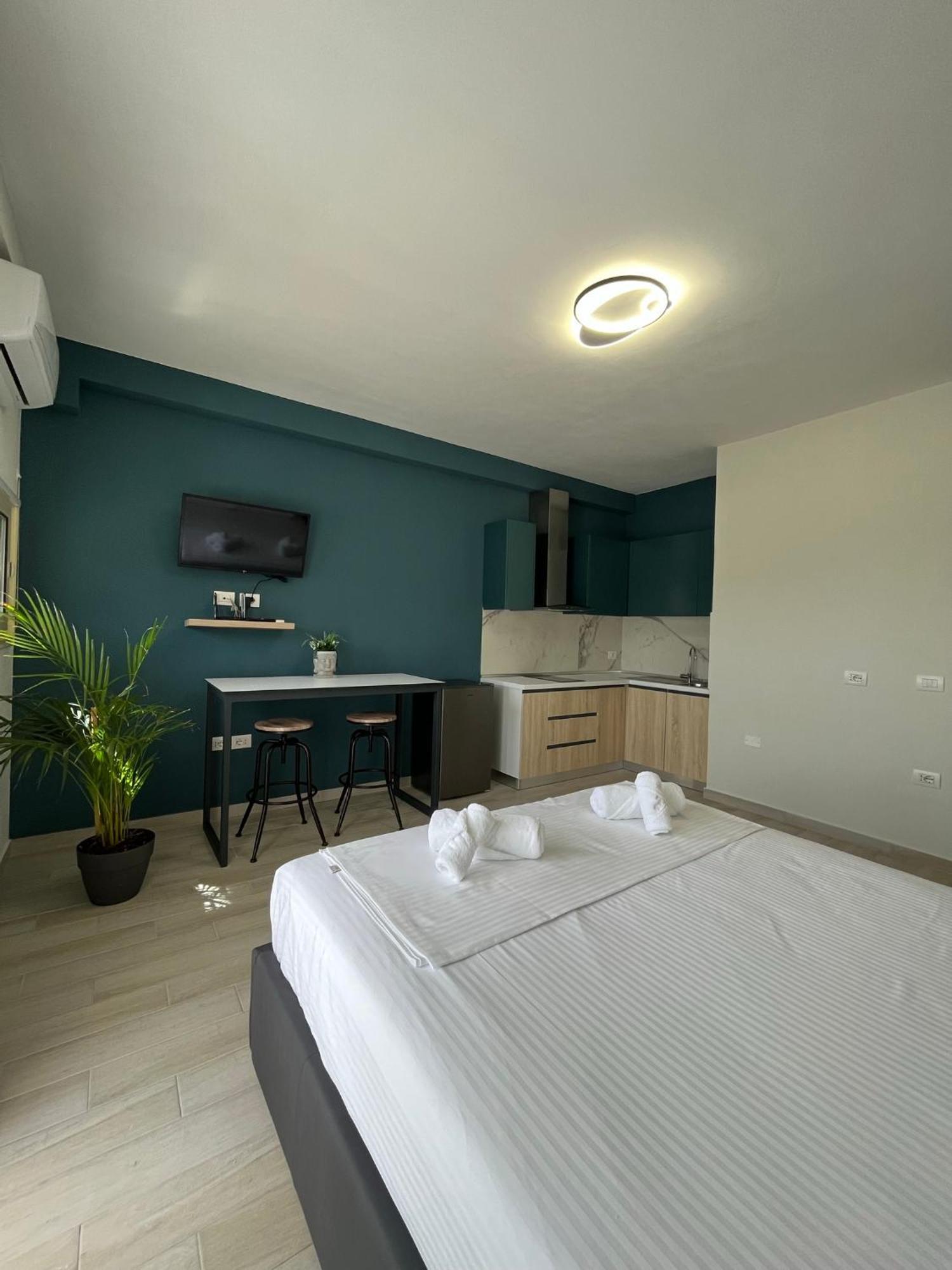 Lotus Apartments Vlorë Esterno foto